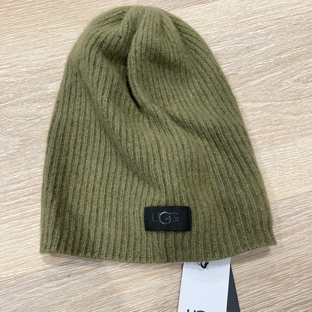 UGG NWT Cashmere Beanie